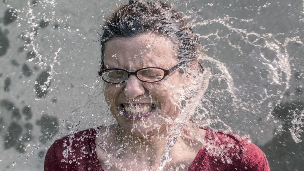 Wash and stop glasses with fogging 